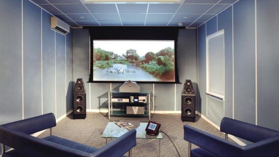 2024新澳六叔最精准资料,实时异文说明法_家庭影院版97.704